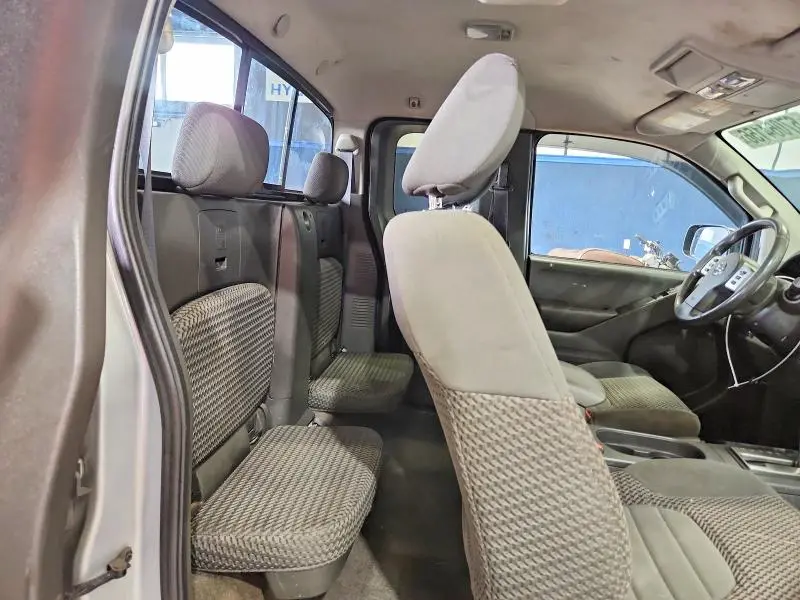 2016 NISSAN FRONTIER SV V6  