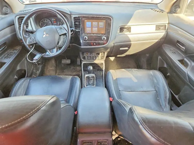 2020 MITSUBISHI OUTLANDER SE  