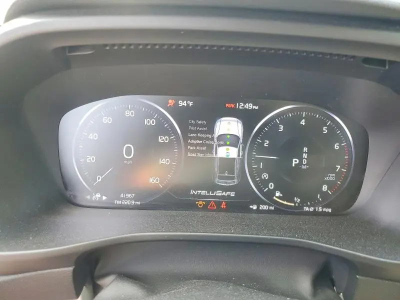 2022 VOLVO XC40 T5 INSCRIPTION  