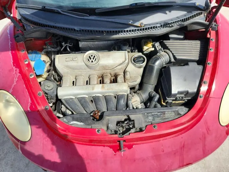 2010 VOLKSWAGEN NEW BEETLE   