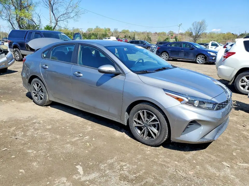 2022 KIA FORTE LXS  