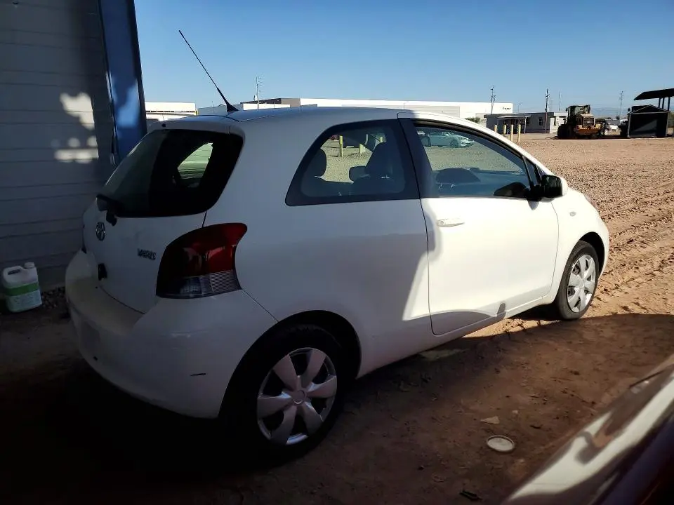 2011 TOYOTA YARIS BASE  