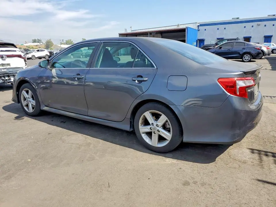 2012 TOYOTA CAMRY SE  