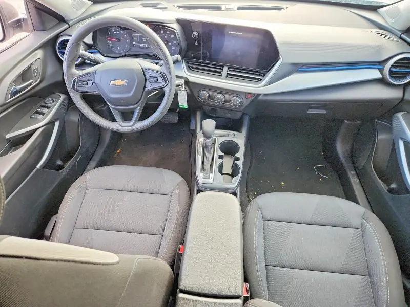 2025 CHEVROLET TRAX LS  