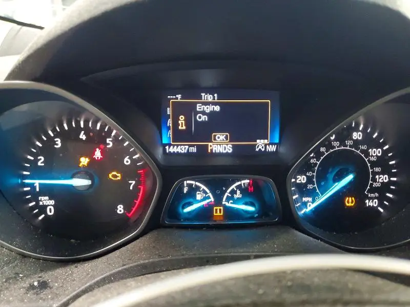 2017 FORD ESCAPE SE  