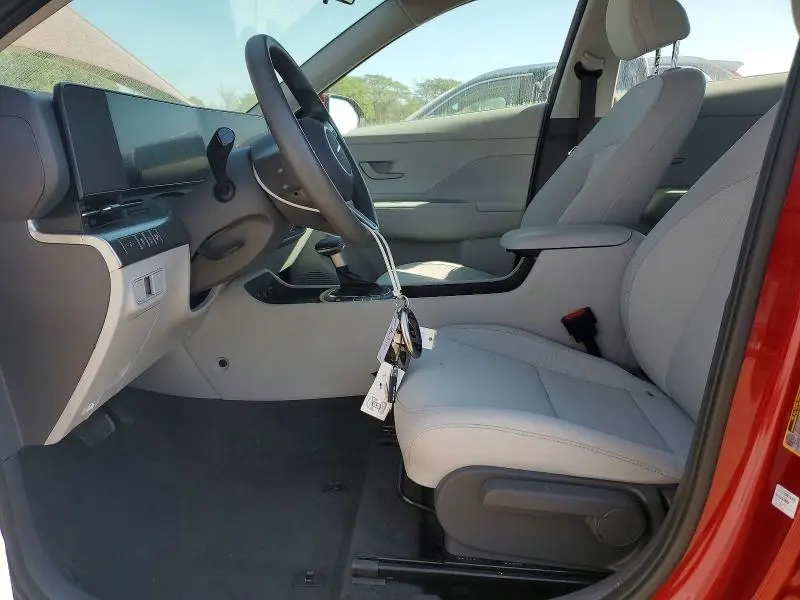 2025 HYUNDAI KONA SE  
