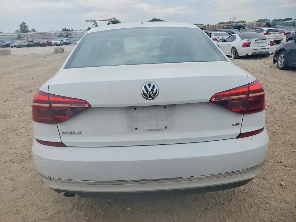 2018 VOLKSWAGEN PASSAT S  