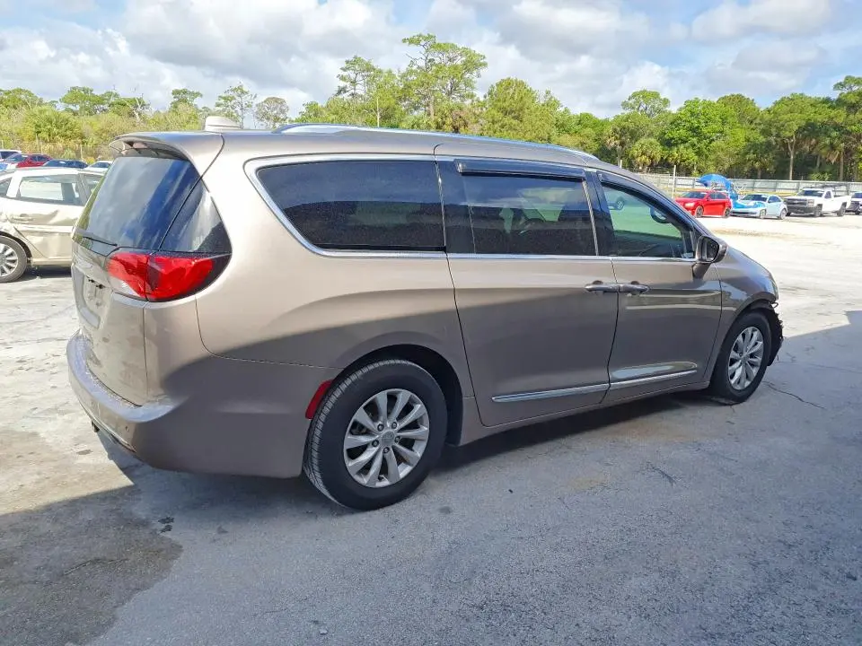 2018 CHRYSLER PACIFICA TOURING L PLUS  