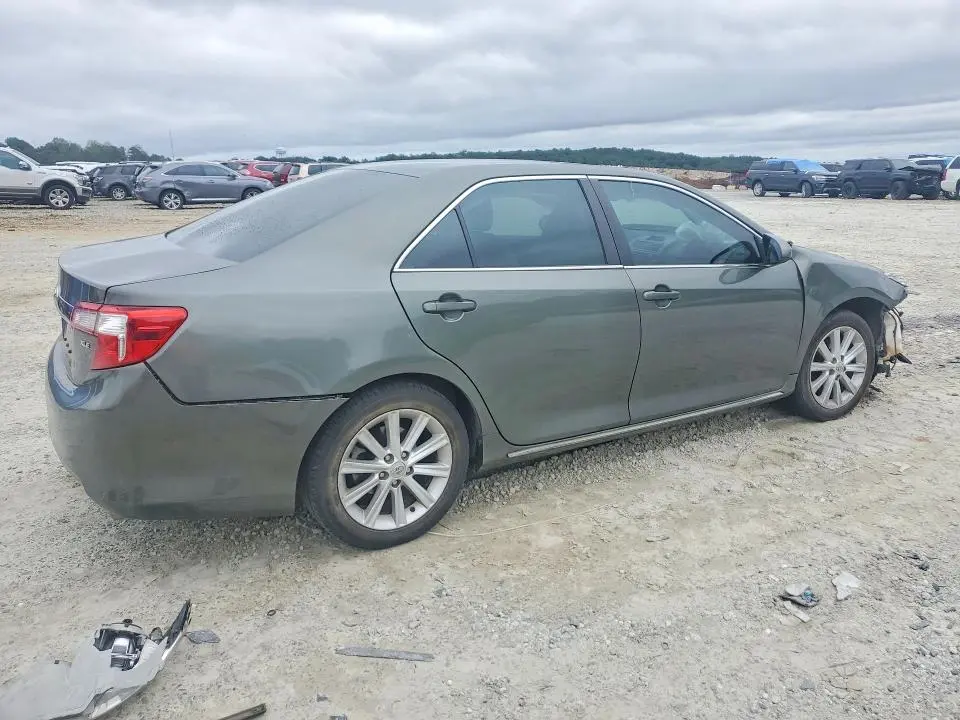 2013 TOYOTA CAMRY XLE  