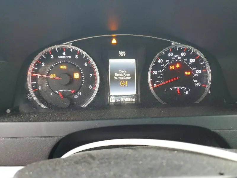 2016 TOYOTA CAMRY SE  