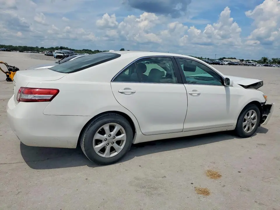 2011 TOYOTA CAMRY LE  