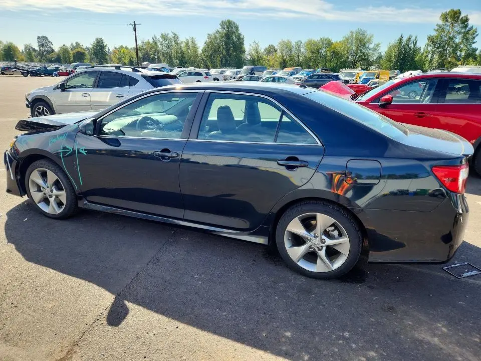 2012 TOYOTA CAMRY SE V6  