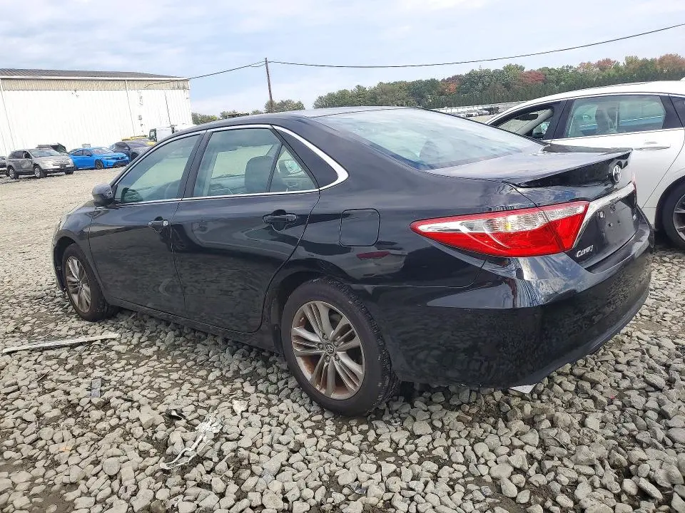 2017 TOYOTA CAMRY SE  