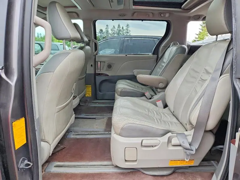 2011 TOYOTA SIENNA XLE 8-PASSENGER  