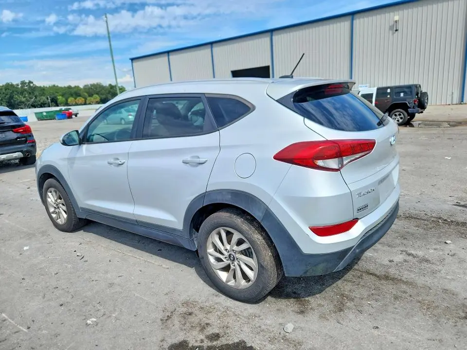 2016 HYUNDAI TUCSON SE  