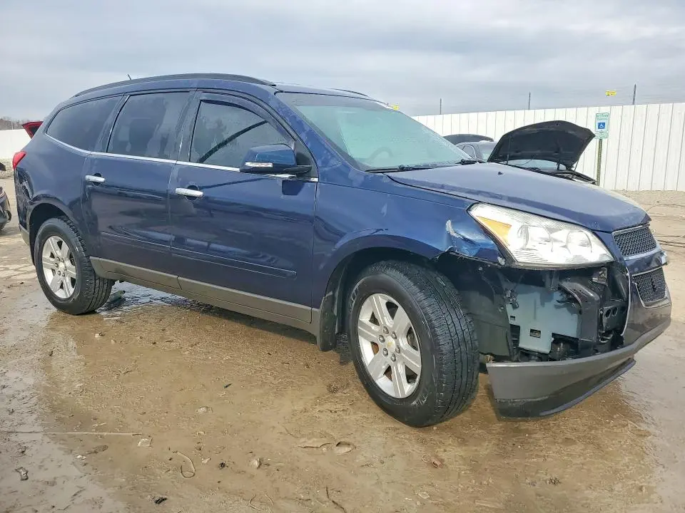 2011 CHEVROLET TRAVERSE LT  