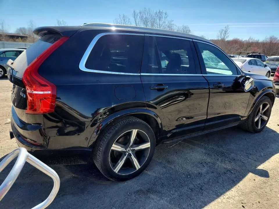 2017 VOLVO XC90 T6  