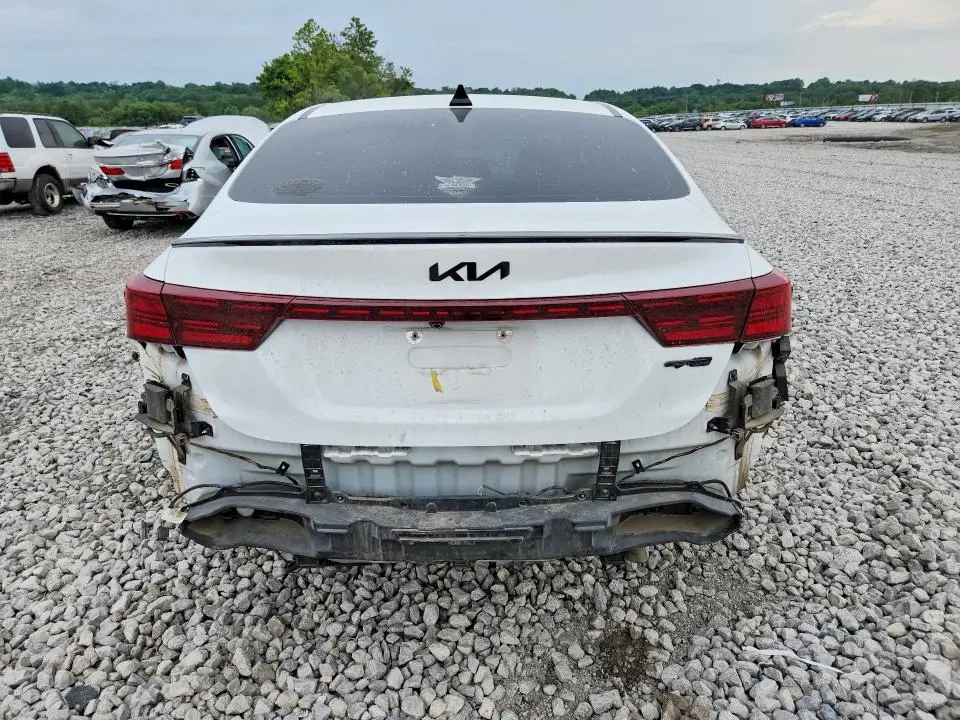 2022 KIA FORTE GT LINE  