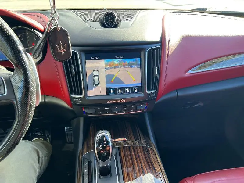 2017 MASERATI LEVANTE SPORT  