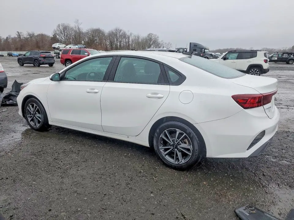 2022 KIA FORTE LXS  