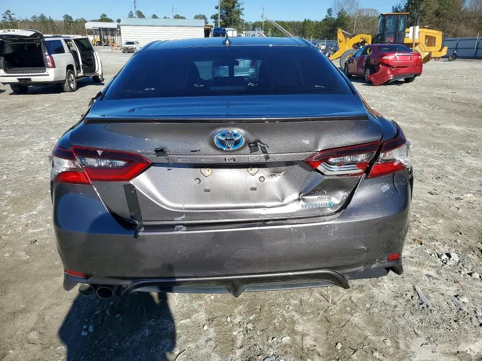 2021 TOYOTA CAMRY SE  