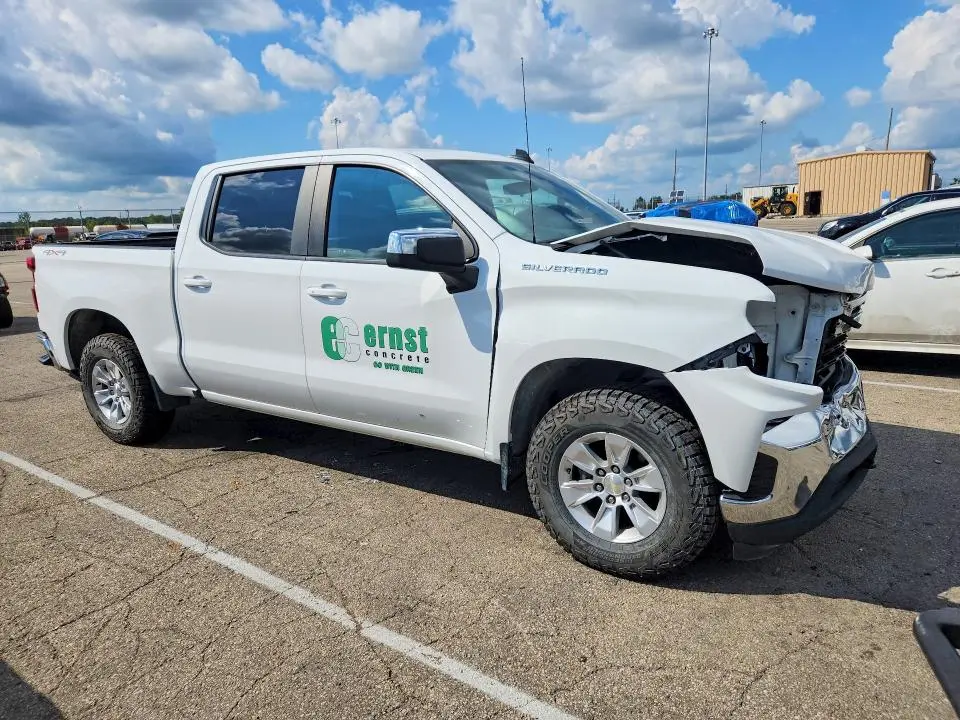 2021 CHEVROLET SILVERADO K1500 LT  