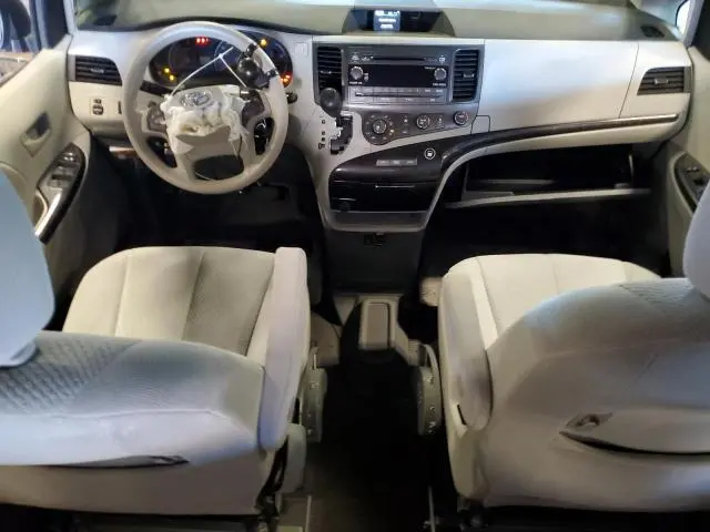 2011 TOYOTA SIENNA LE  