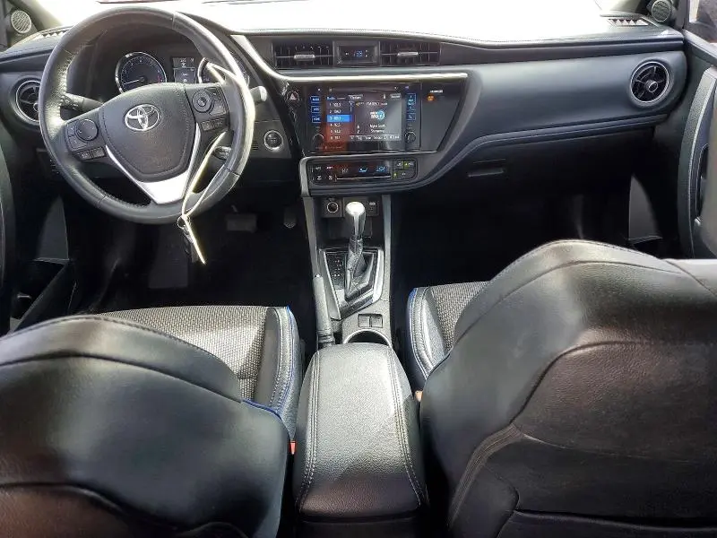 2017 TOYOTA COROLLA SE  