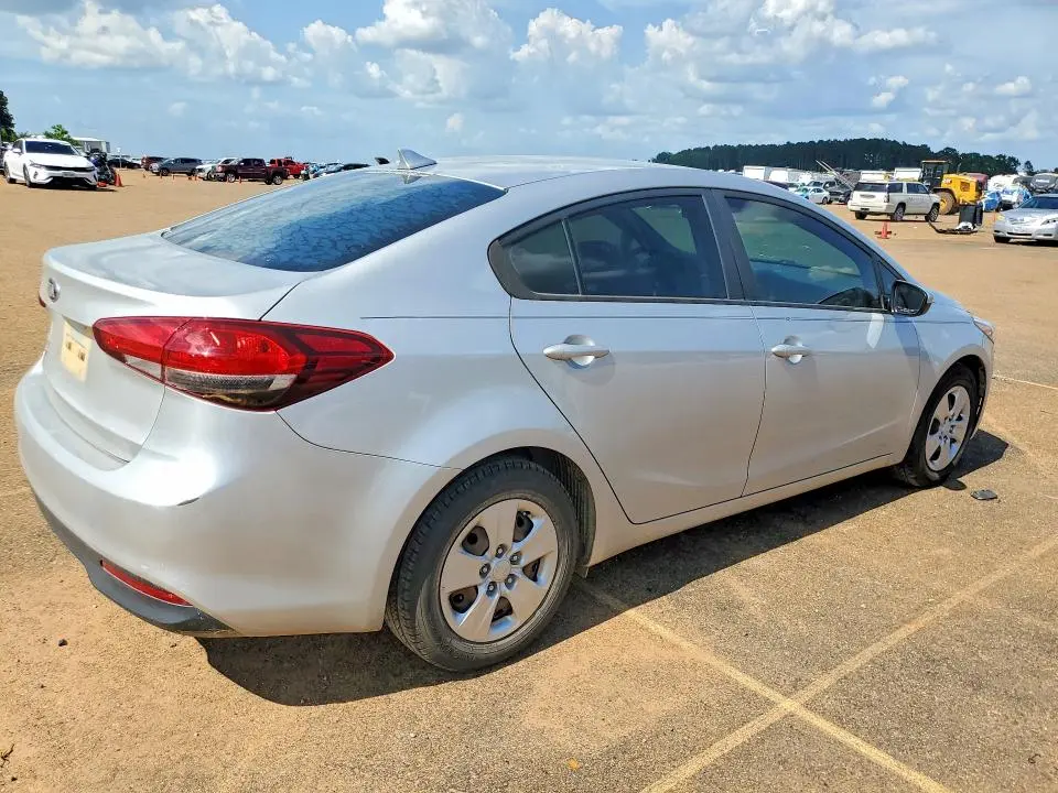 2018 KIA FORTE LX  
