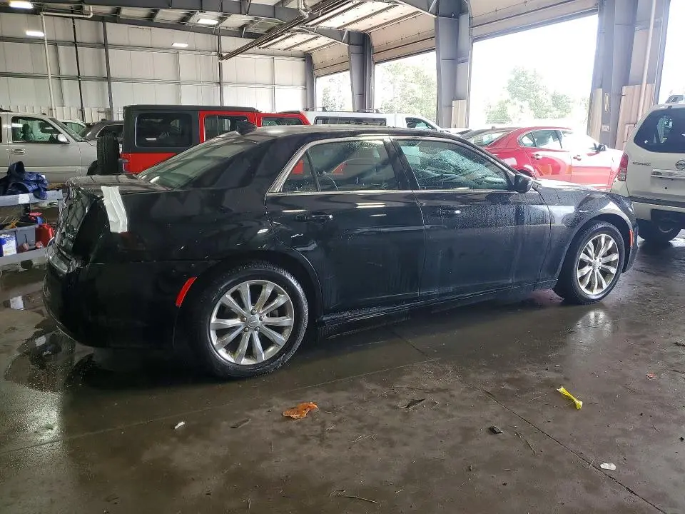 2018 CHRYSLER 300 TOURING  