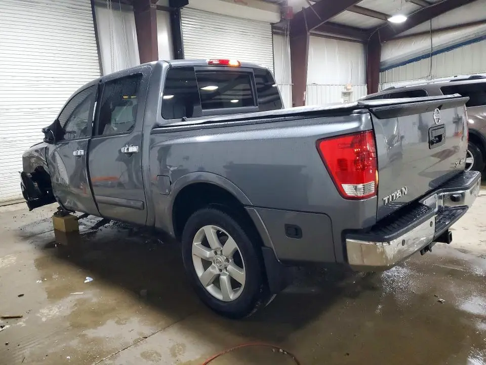 2013 NISSAN TITAN SV  