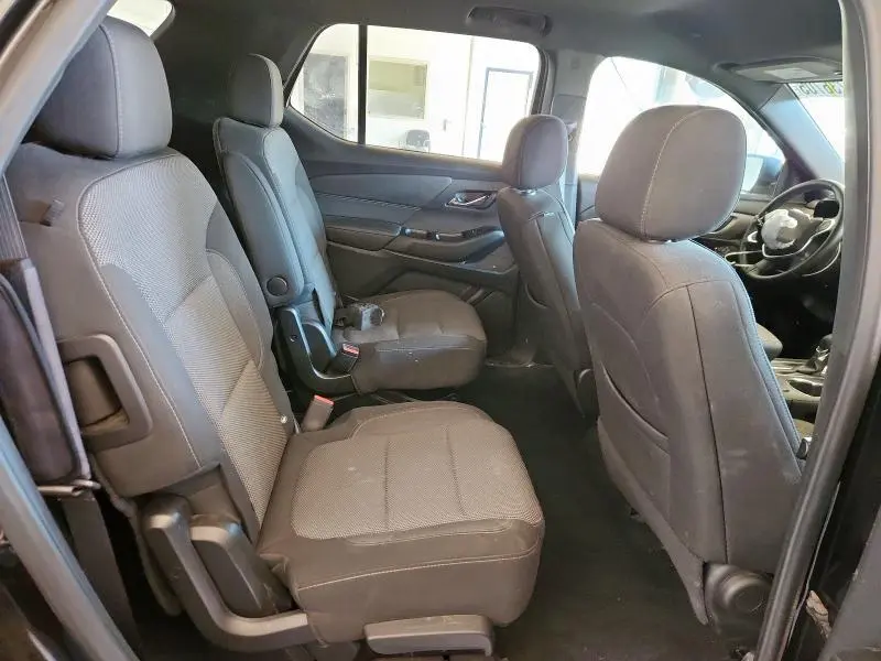 2023 CHEVROLET TRAVERSE LT  