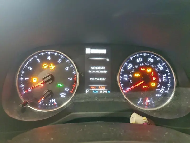 2019 TOYOTA RAV4 XLE  