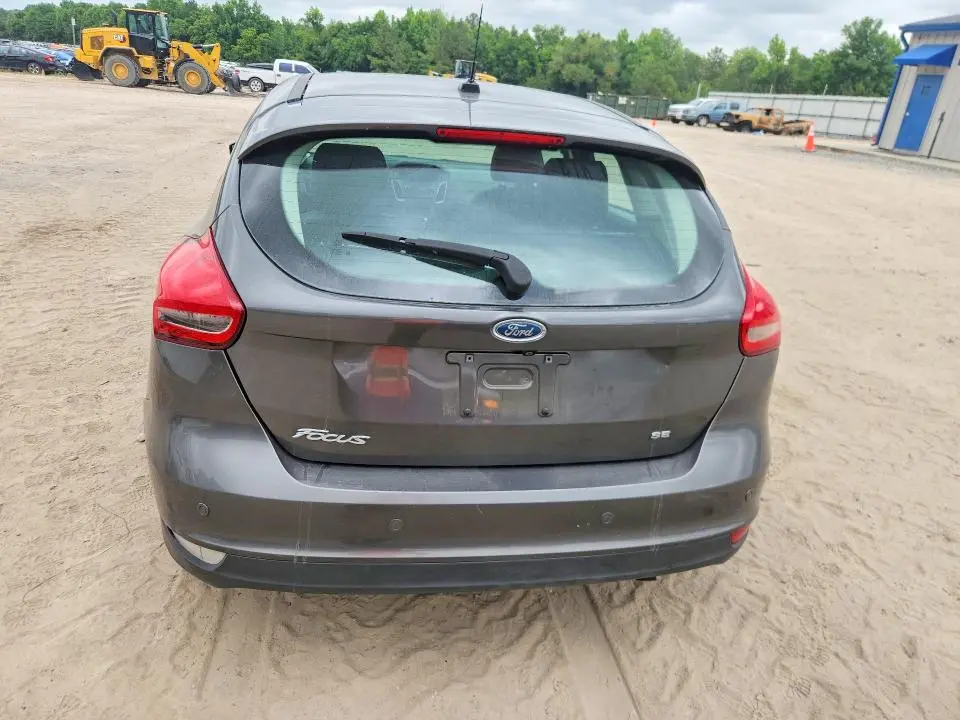 2016 FORD FOCUS SE  