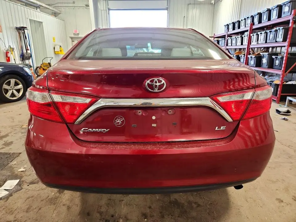 2015 TOYOTA CAMRY LE  