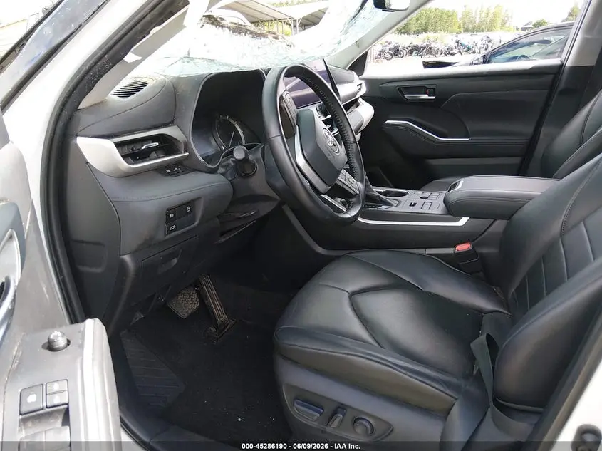 2022 TOYOTA HIGHLANDER XLE