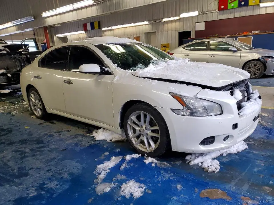 2014 NISSAN MAXIMA S  