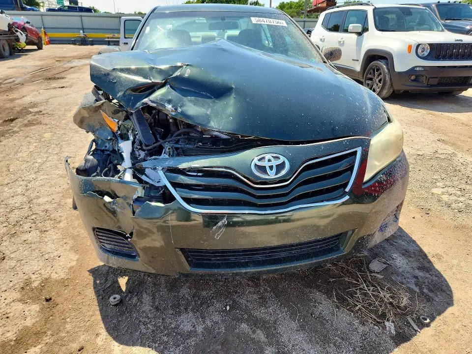 2011 TOYOTA CAMRY LE  