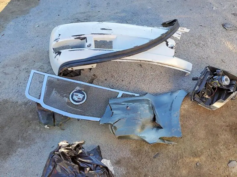 2011 CADILLAC ESCALADE LUXURY  