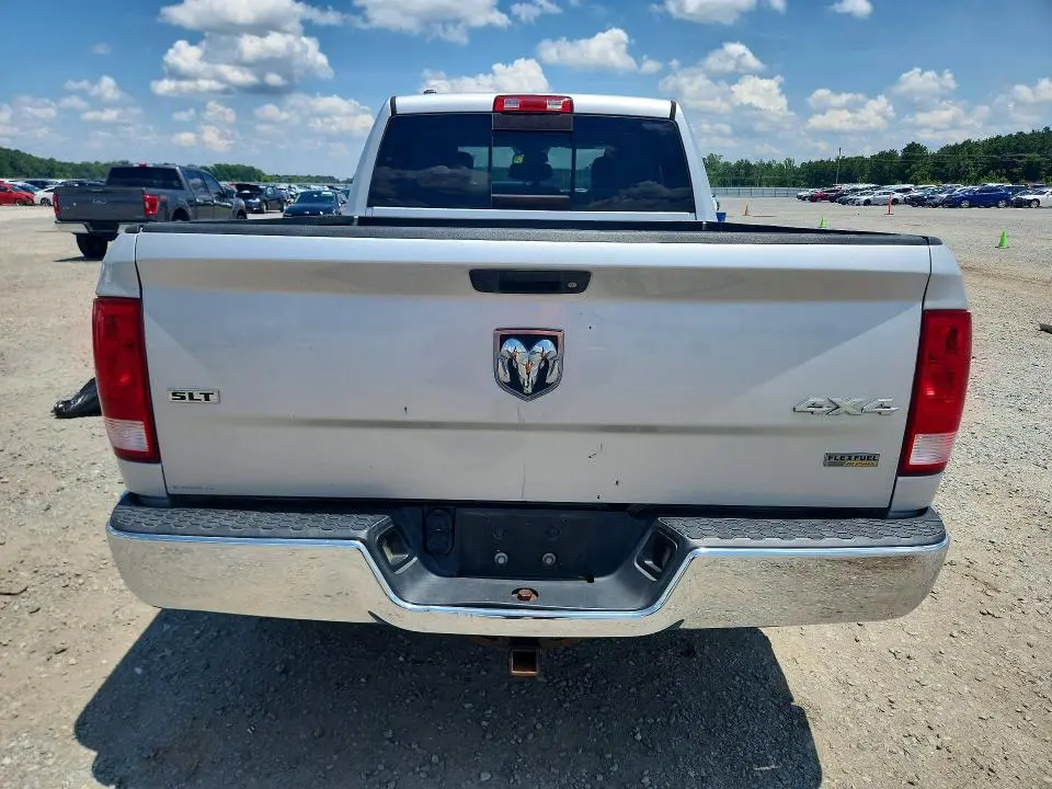 2016 RAM 1500 SLT  
