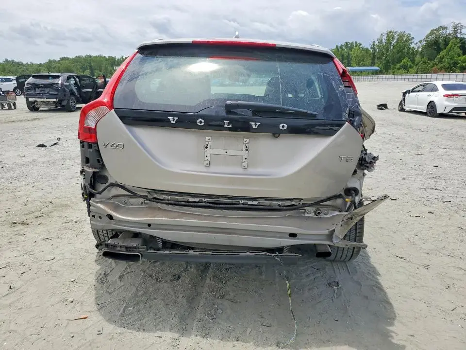 2016 VOLVO V60 T5 PLATINUM  