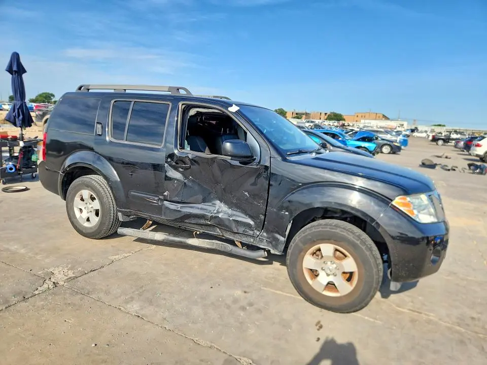 2012 NISSAN PATHFINDER S  