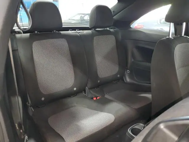 2018 VOLKSWAGEN BEETLE S  