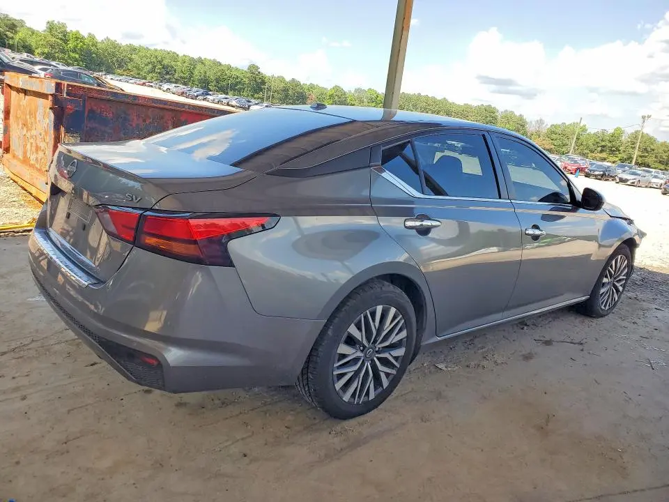 2023 NISSAN ALTIMA SV  