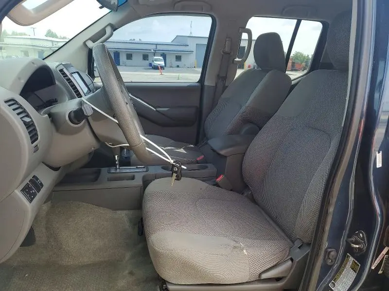 2013 NISSAN FRONTIER S  