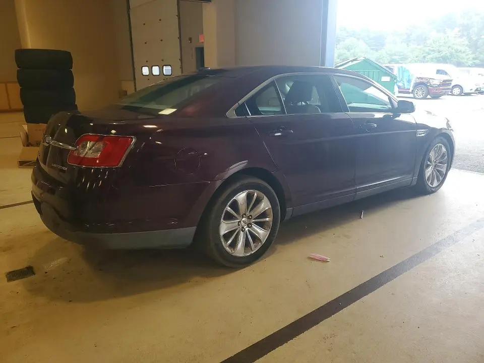 2011 FORD TAURUS LIMITED  