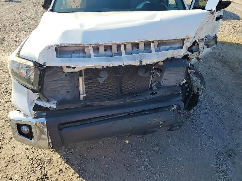 2020 TOYOTA TUNDRA CREWMAX SR5  