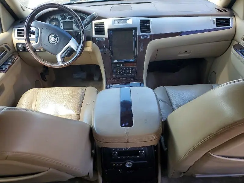 2011 CADILLAC ESCALADE   