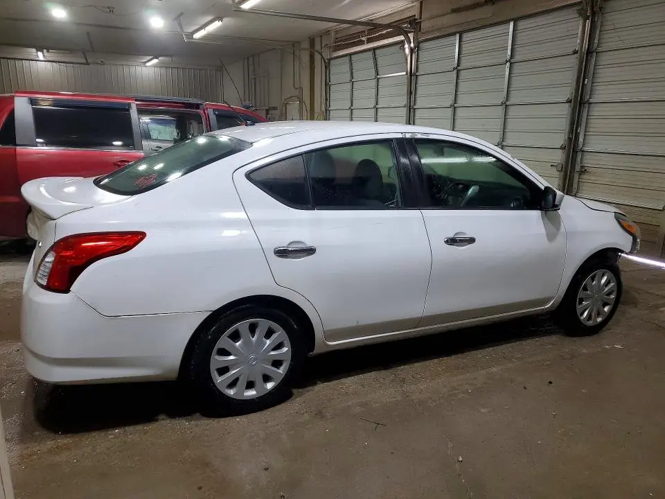 2018 NISSAN VERSA SV  