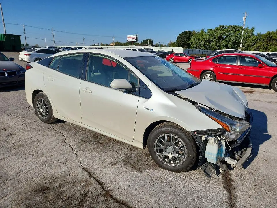 2019 TOYOTA PRIUS LE  